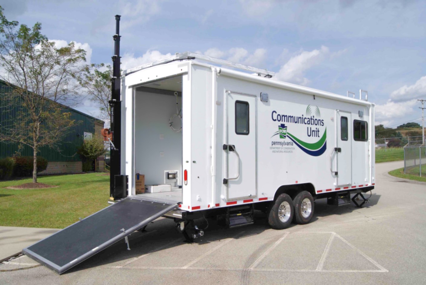 Command 31-4WS Rear Cargo