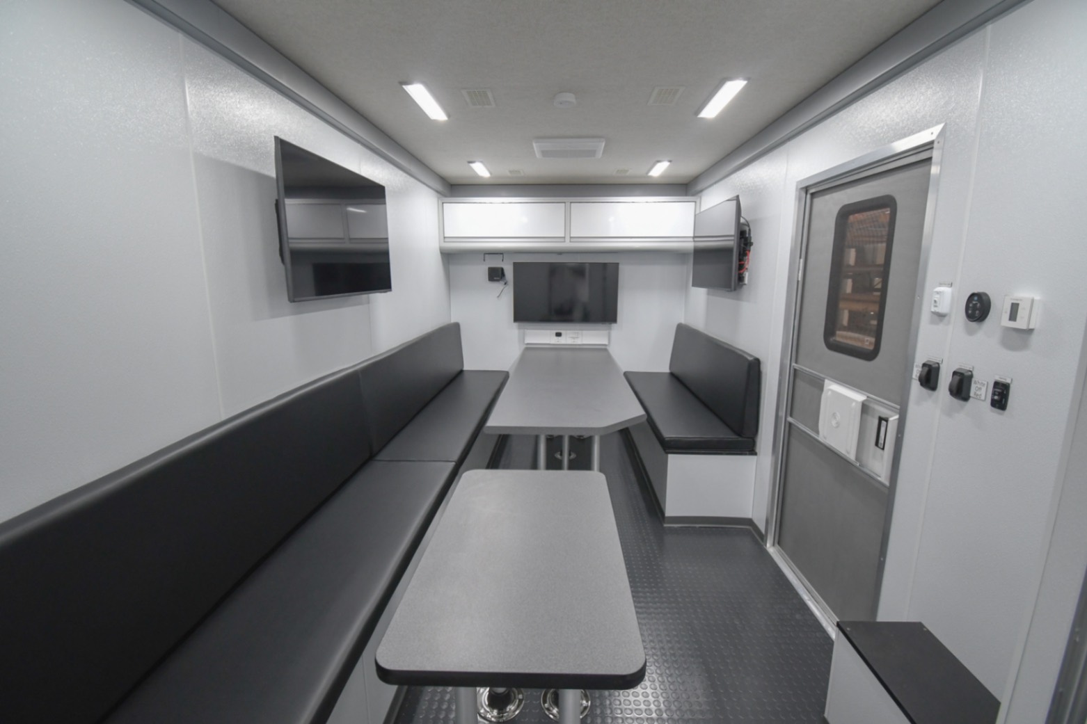The conference/work area inside the Command 31-4WS MOD made for Winchester, VA.