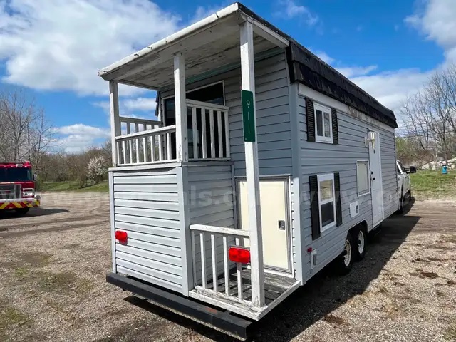 An exterior view of the HD-2800 Smoke House Trailer.