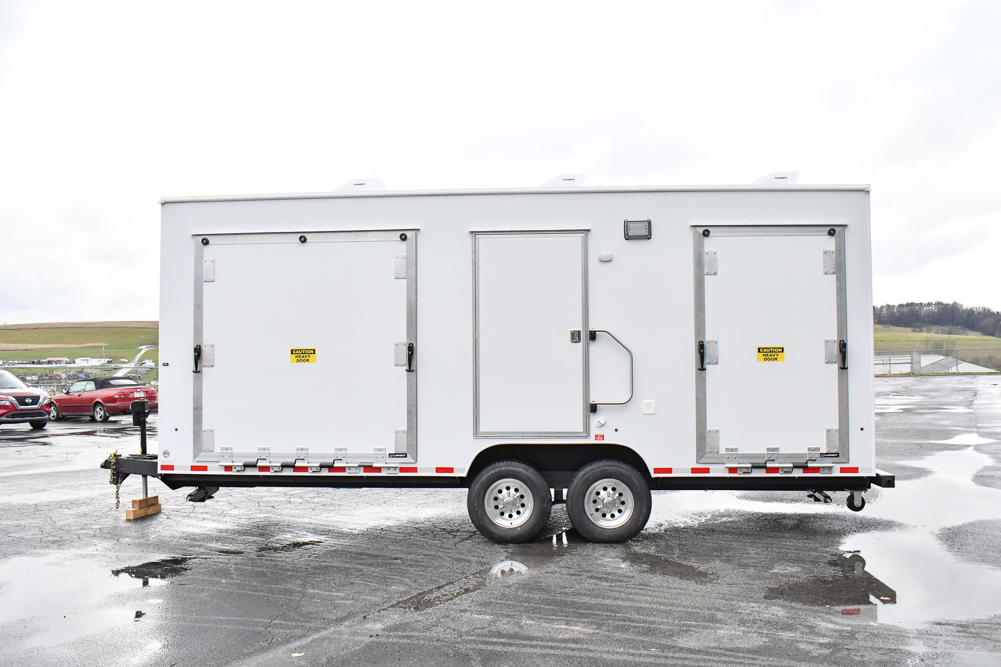 A side view of the unit for Jackson, MS. The ramps are up.