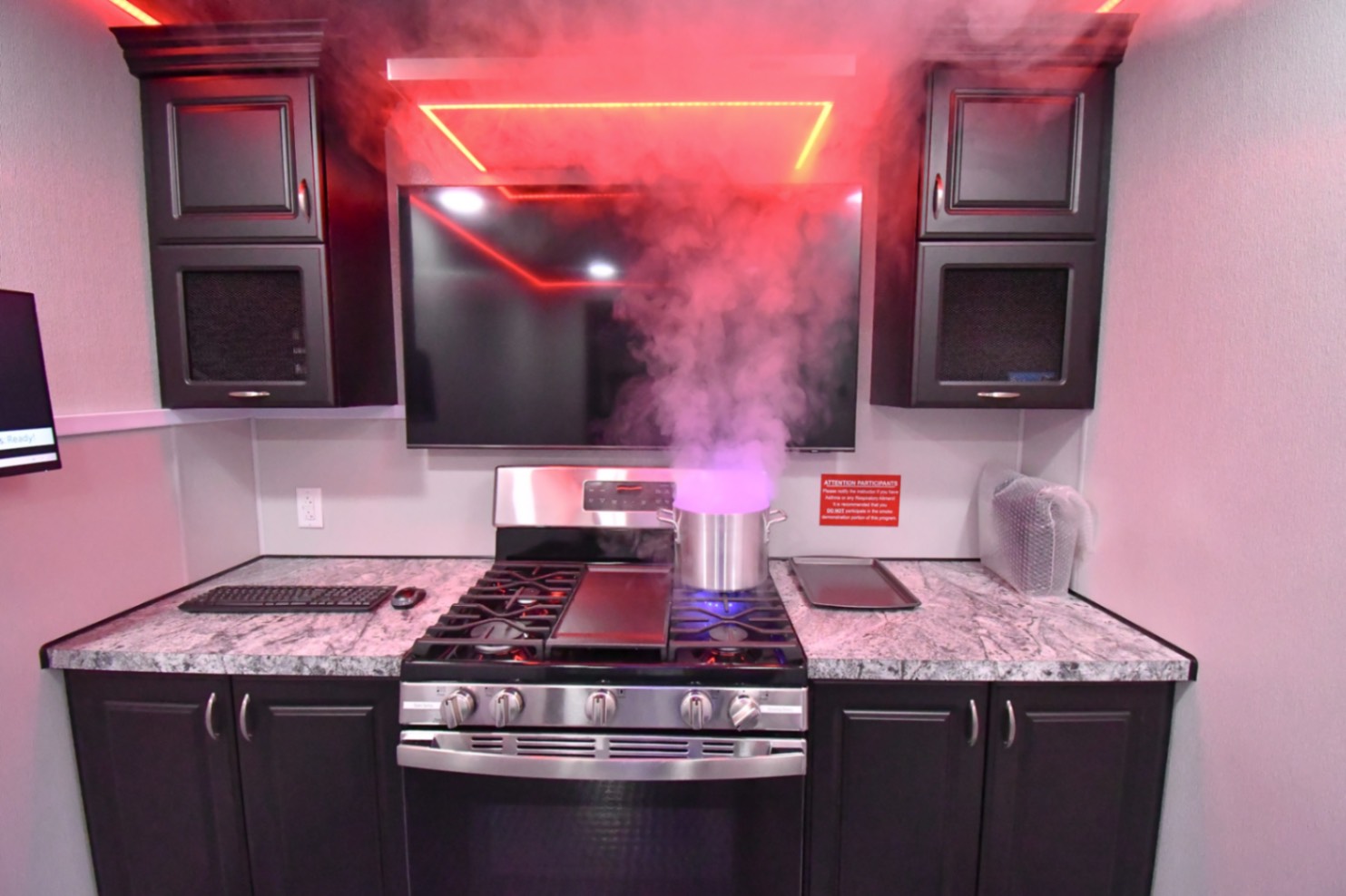 The kitchen stage inside the 35-Classroom made for Carolina, PR. The stovetop simulation is active.